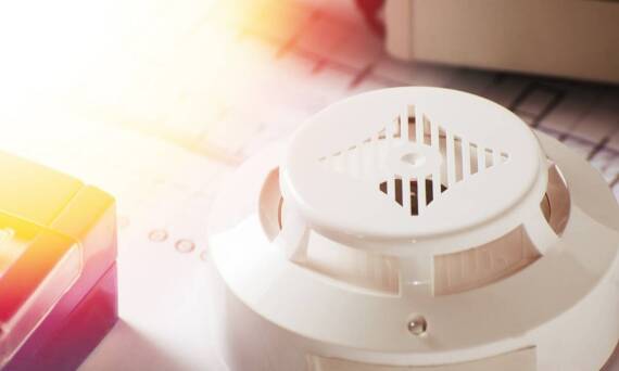 Jakie są zalety stosowania przenośnych detektorów gazowych w budownictwie?