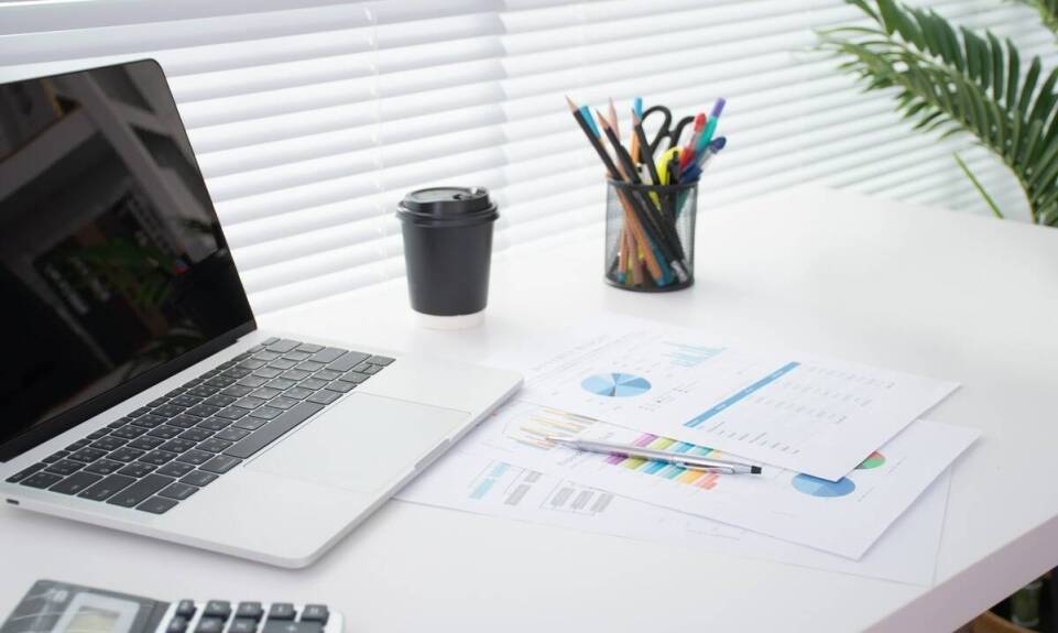 Jak zintegrowany system ERP może wspierać zarządzanie ryzykiem finansowym?