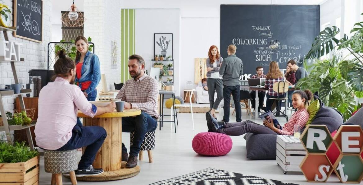 Przestrzenie wspólne w hostelu – jak wpływają na integrację gości?