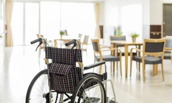 Przegląd innowacyjnych rozwiązań w adaptacji pomieszczeń pod kątem dostępności