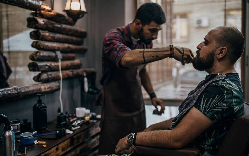 Barber Wolbrom: najlepsze techniki strzyżenia włosów męskich dla perfekcyjnego wyglądu