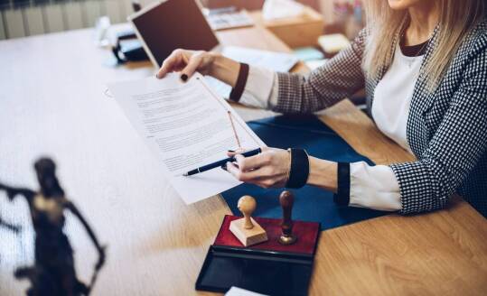 Znaczenie notarialnego doradztwa prawnego przy transakcjach nieruchomościowych