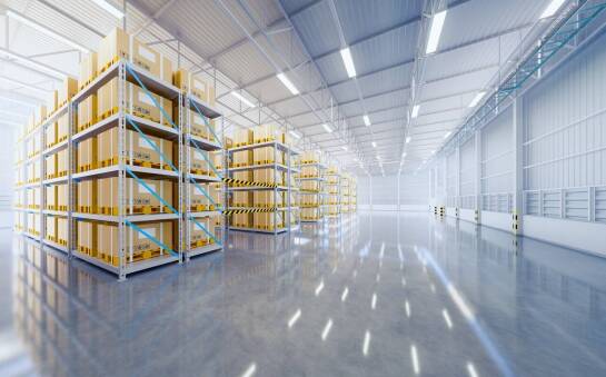 Jakie znaczenie mają nowoczesne suwnice w obsłudze magazynu wyrobów hutniczych?