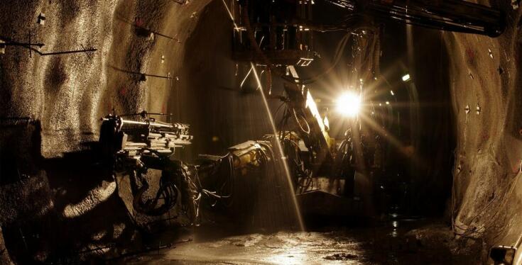 Precyzja w przewiertach horyzontalnych: jakie narzędzia są używane?