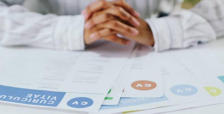 Kluczowe pytania z bazy testów na prawo jazdy kategorii C1 – jak się przygotować?