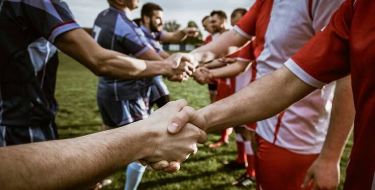 Jak zajęcia z piłki nożnej rozwijają umiejętności zespołowe dzieci