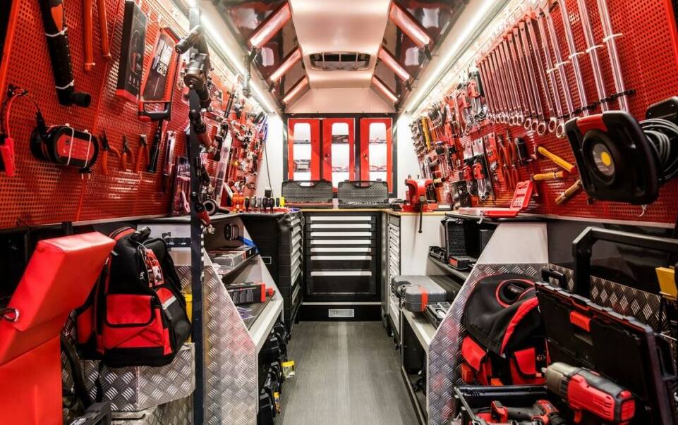 Wypożyczalnia elektronarzędzi – jakie korzyści oferuje firmom budowlanym?