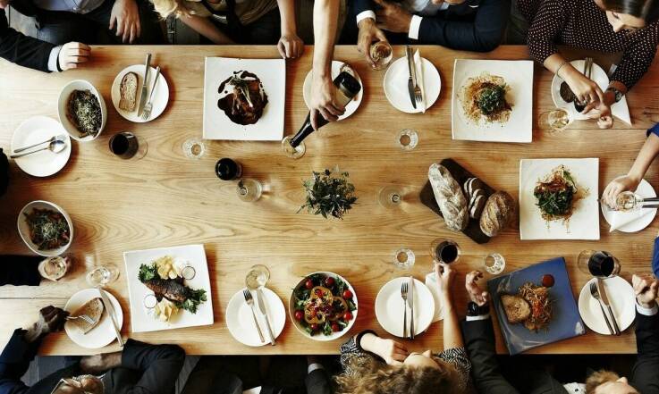 Jakie Są Opcje Wyżywienia w Hotelach Jastrzębiej Góry?