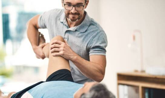 Proces gojenia po rekonstrukcji więzadła krzyżowego – kluczowe etapy rehabilitacji