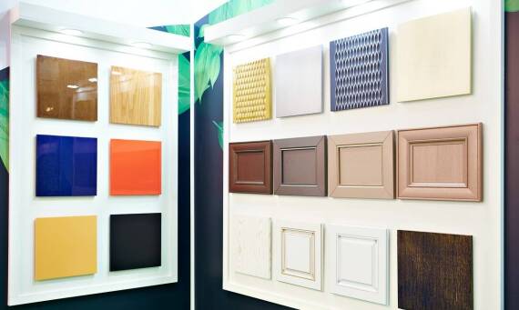 Jakie są zalety drzwi wewnętrznych wykonanych na specjalne zamówienie?