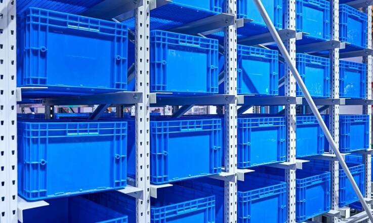 Wózek jezdny w transporcie wewnętrznym – kluczowe korzyści i zastosowania