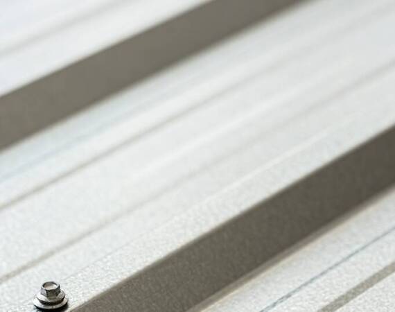 Wyłaz dachowy ocieplany a komfort termiczny poddasza