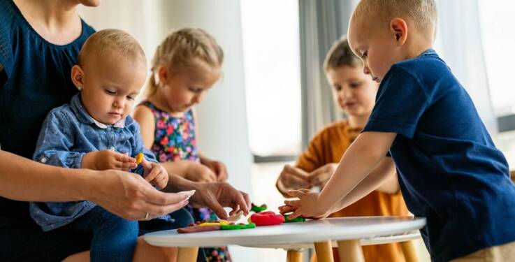 Korzyści z zabaw sensorycznych w rozwoju umiejętności motorycznych maluchów