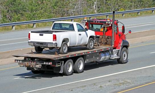 Jak pomoc drogowa ułatwia organizację transportu międzynarodowego?