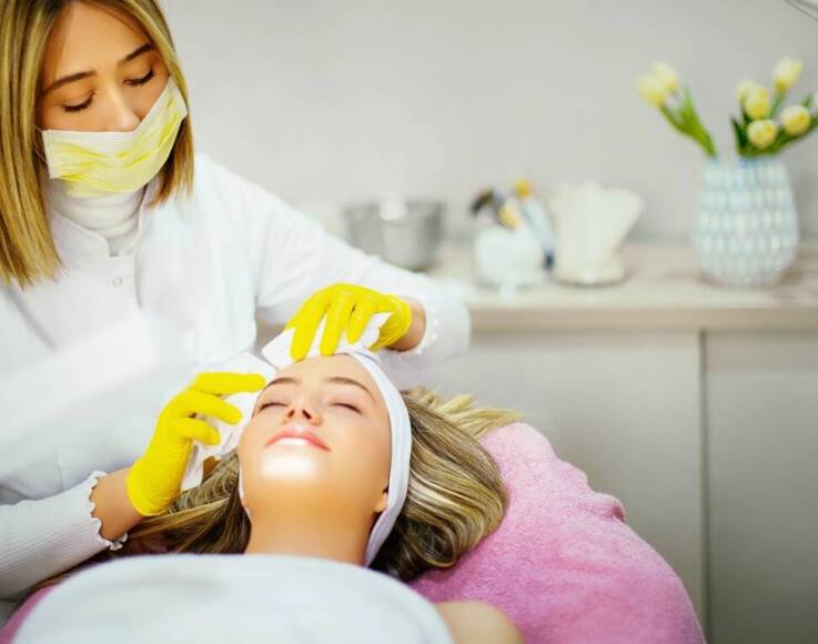 Mezoterapia igłowa - jak przebiega zabieg i czego się spodziewać?