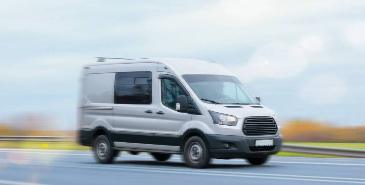 Jakie technologie wspierają efektywność działania pomocy drogowej 24h?