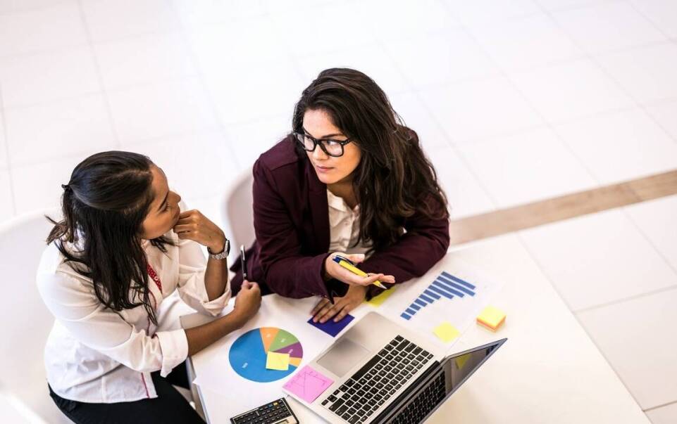 Jak biuro doradztwa podatkowego może wspierać przedsiębiorców podczas restrukturyzacji?