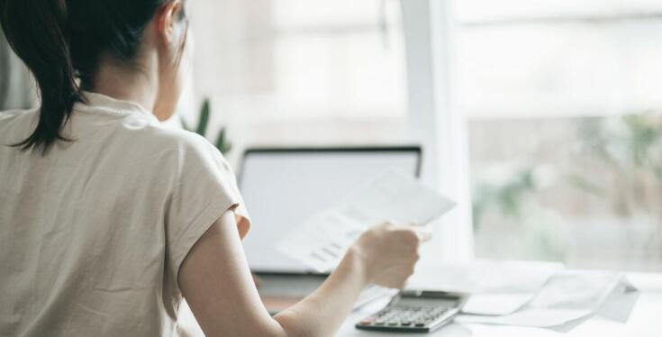 Współpraca z pośrednikami ubezpieczeniowymi – jakie korzyści oferuje doradca?