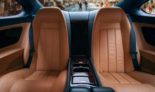 Transfery VIP: Dlaczego limuzyna to najlepszy wybór dla wymagających klientów?