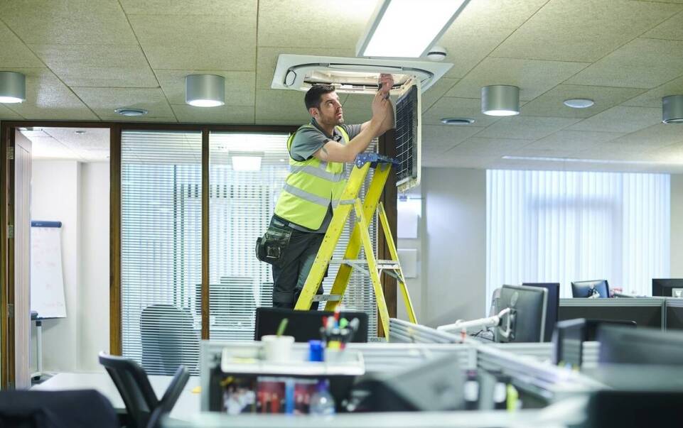 Jakie funkcje powinien mieć klimatyzator, aby sprostać wymaganiom biurowym?