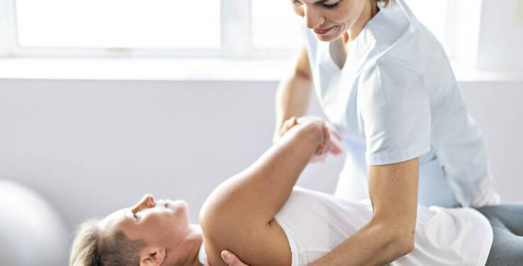 Jakie korzyści niesie ze sobą wizyta u kręgarza dla osób z bólami szyi i karku?