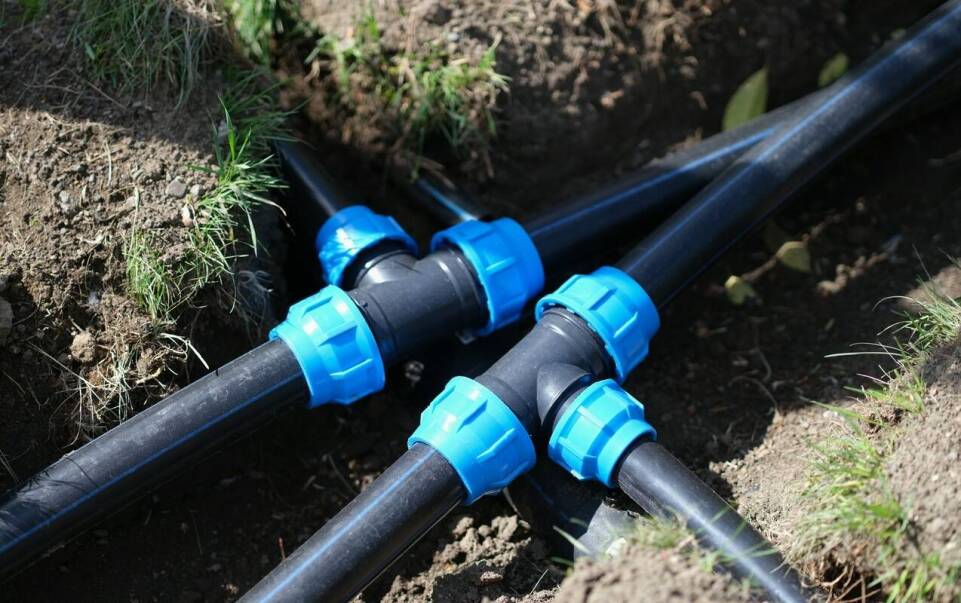 Jakie elementy uwzględnić podczas instalacji systemu nawadniającego?