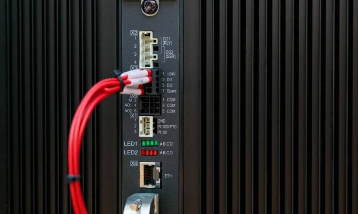 Jakie korzyści płyną z regularnego pomiaru jakości zasilania w przedsiębiorstwach?