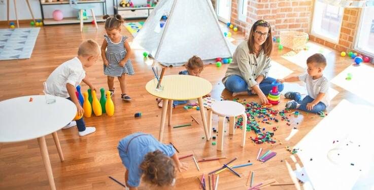 Jakie zabawki najlepiej wspierają rozwój intelektualny najmłodszych?