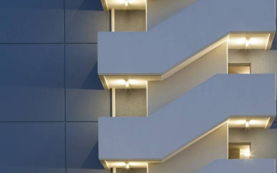 Jakie produkty oferuje hurtownia elektryczna dla modernizacji budynków handlowych?