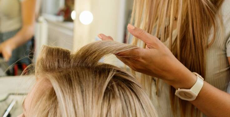 Profesjonalne zabiegi regeneracyjne na włosy – co oferujemy?