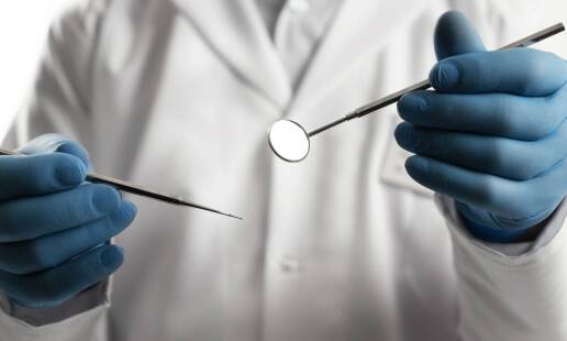 Jak stomatologia radzi sobie z zaawansowanymi przypadkami próchnicy?