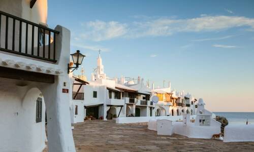 Różnorodność ofert mieszkań i domów na sprzedaż w Hiszpanii: co wybrać?