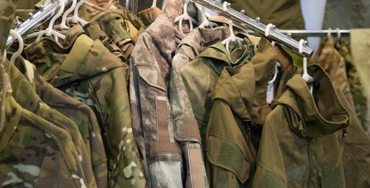 Jakie czynniki wpływają na jakość produkcji mundurów górniczych?