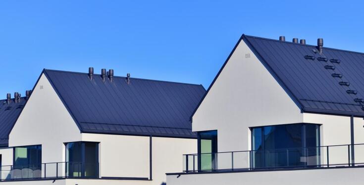 Jak dobierać systemy rynnowe w połączeniu z termoizolacją dachu?