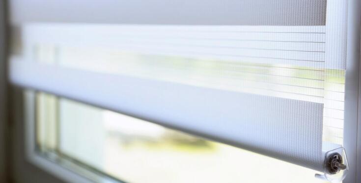Nowoczesne rolety zewnętrzne – ochrona przed słońcem i hałasem