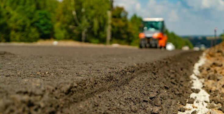 Praktyczne zastosowania geowłókniny drogowej w projektach infrastrukturalnych