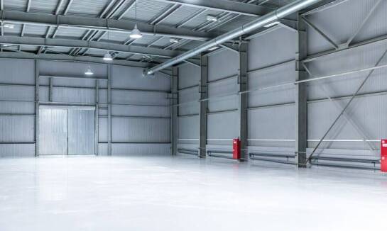 Jakie korzyści zyskujemy stosując impregnaty krzemianowe na powierzchniach magazynowych?