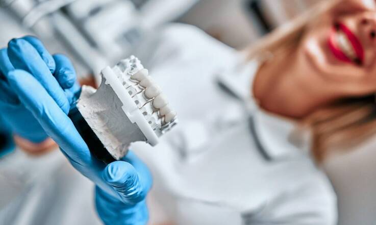 Precyzyjne planowanie zabiegów implantologicznych z zastosowaniem szablonów chirurgicznych