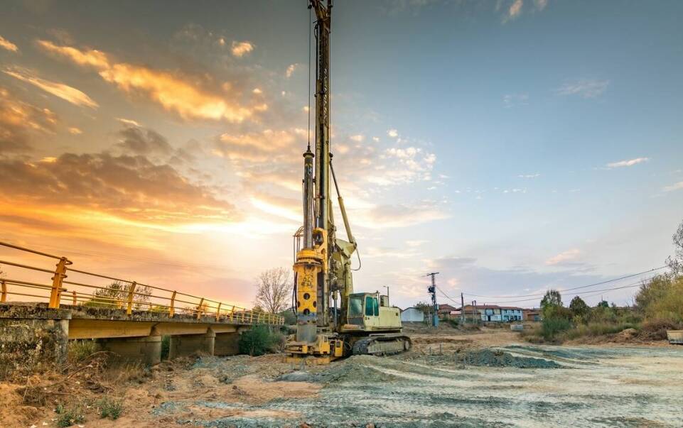 Jak wynajem wiertnic diamentowych ułatwia prace budowlane?