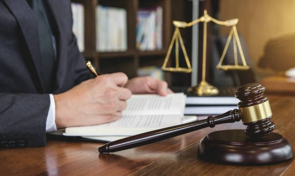 Jak prawo administracyjne wpływa na sprawy spadkowe?