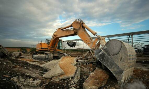 Jakie czynniki wpływają na wybór metody wyburzeń?