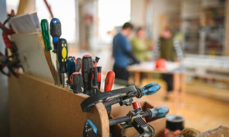 Ciesielstwo Gniezno: Jak zapewnić bezpieczeństwo konstrukcji drewnianych?