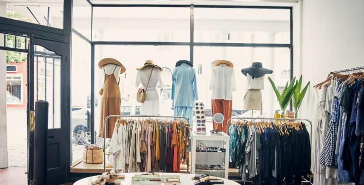 Jakie sukienki oferuje butik w Mławie na specjalne okazje?