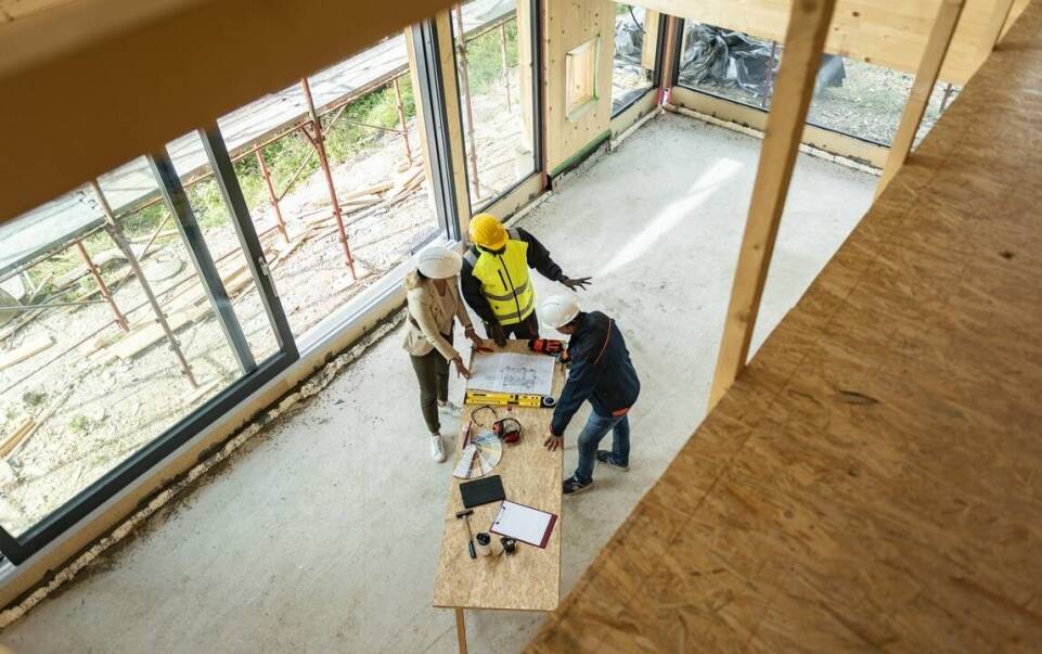 Jak przegląd stanu technicznego budynku wpływa na planowanie prac remontowych?