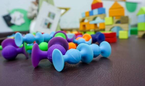 Zalety wynajmu kul ortopedycznych w porównaniu do zakupu