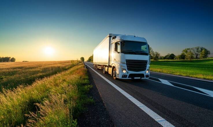 Przyczepa skorupowa jako wsparcie dla zrównoważonego transportu materiałów sypkich