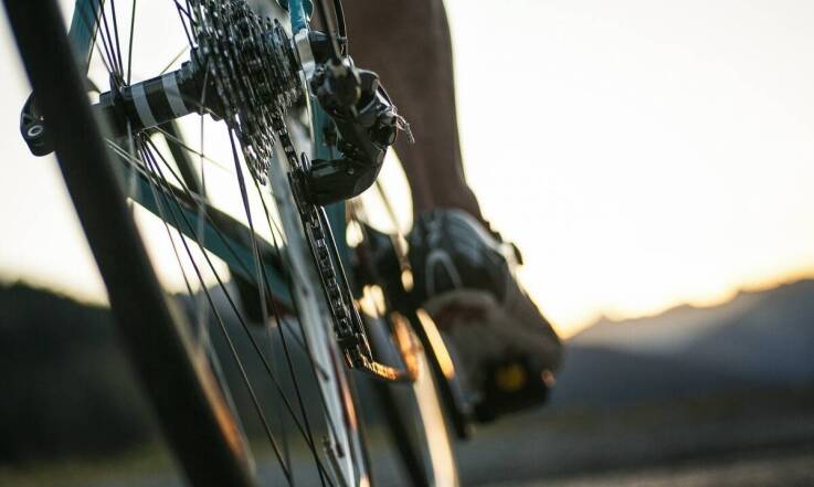 Włókno węglowe w rowerach: lekkość i wytrzymałość na szlaku