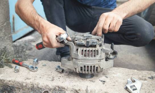 Proces naprawy silników elektrycznych: kluczowe etapy i techniki