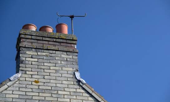 Jakie elementy obejmuje szczegółowa ekspertyza kominiarska?