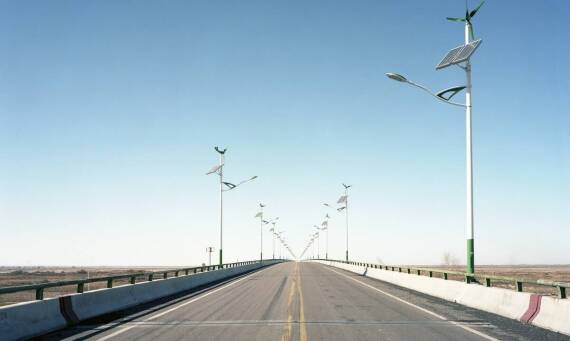 Porównanie kosztów utrzymania tradycyjnego oświetlenia i latarni solarnych